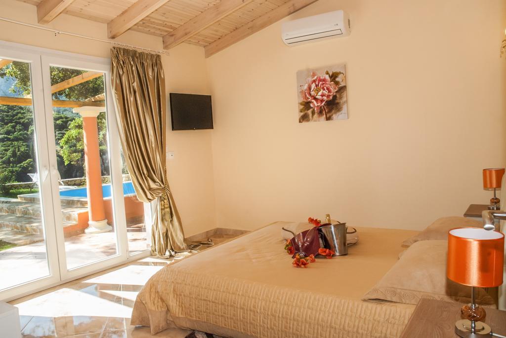 Blue Princess Hotel And Suites Liapades Buitenkant foto